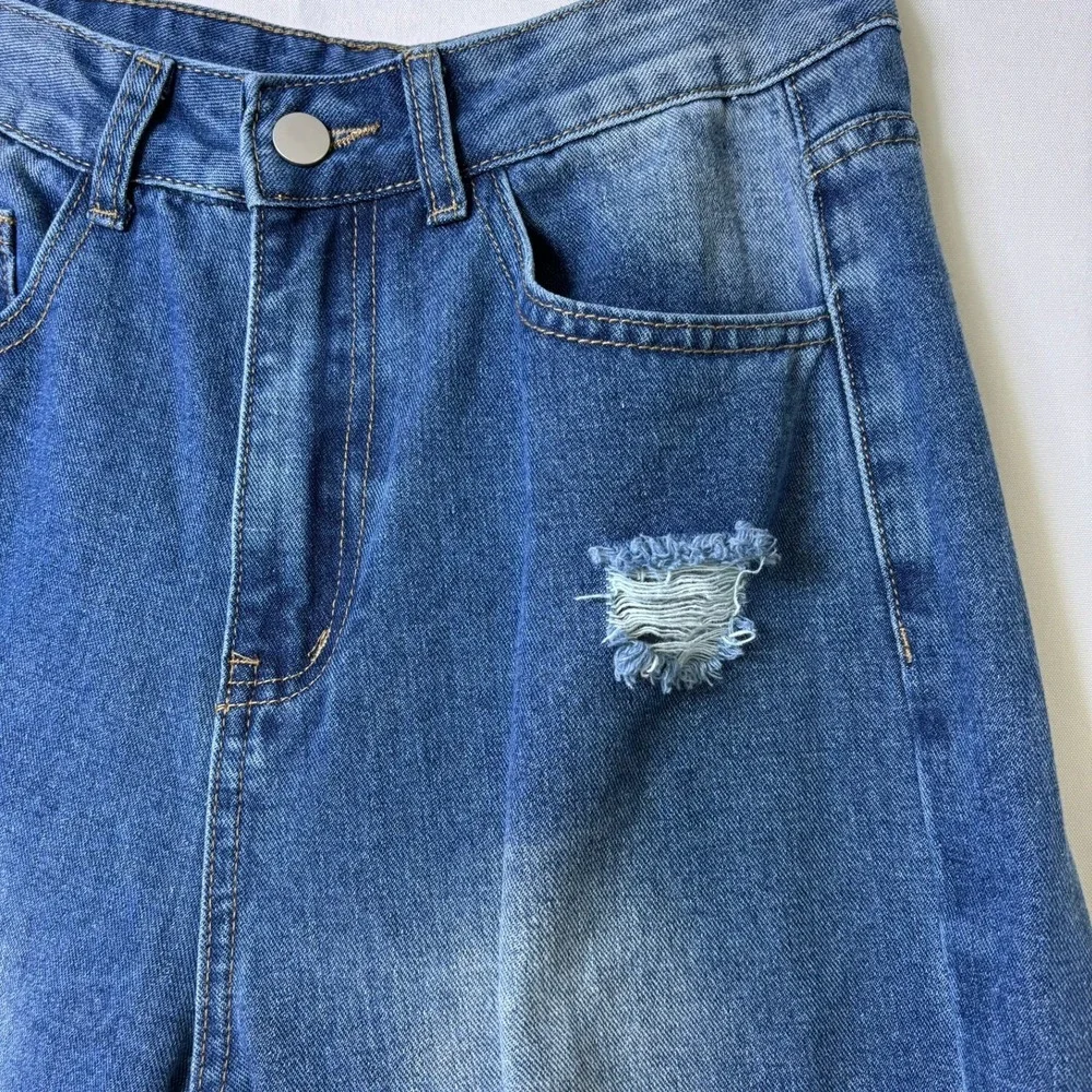 Distressed Jeans Women Size Small Blue Ripped‎ High Rise Straight Leg